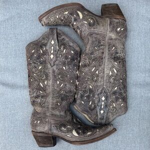 Corral Embroidered Leather Cowgirl Boots – Size 8M